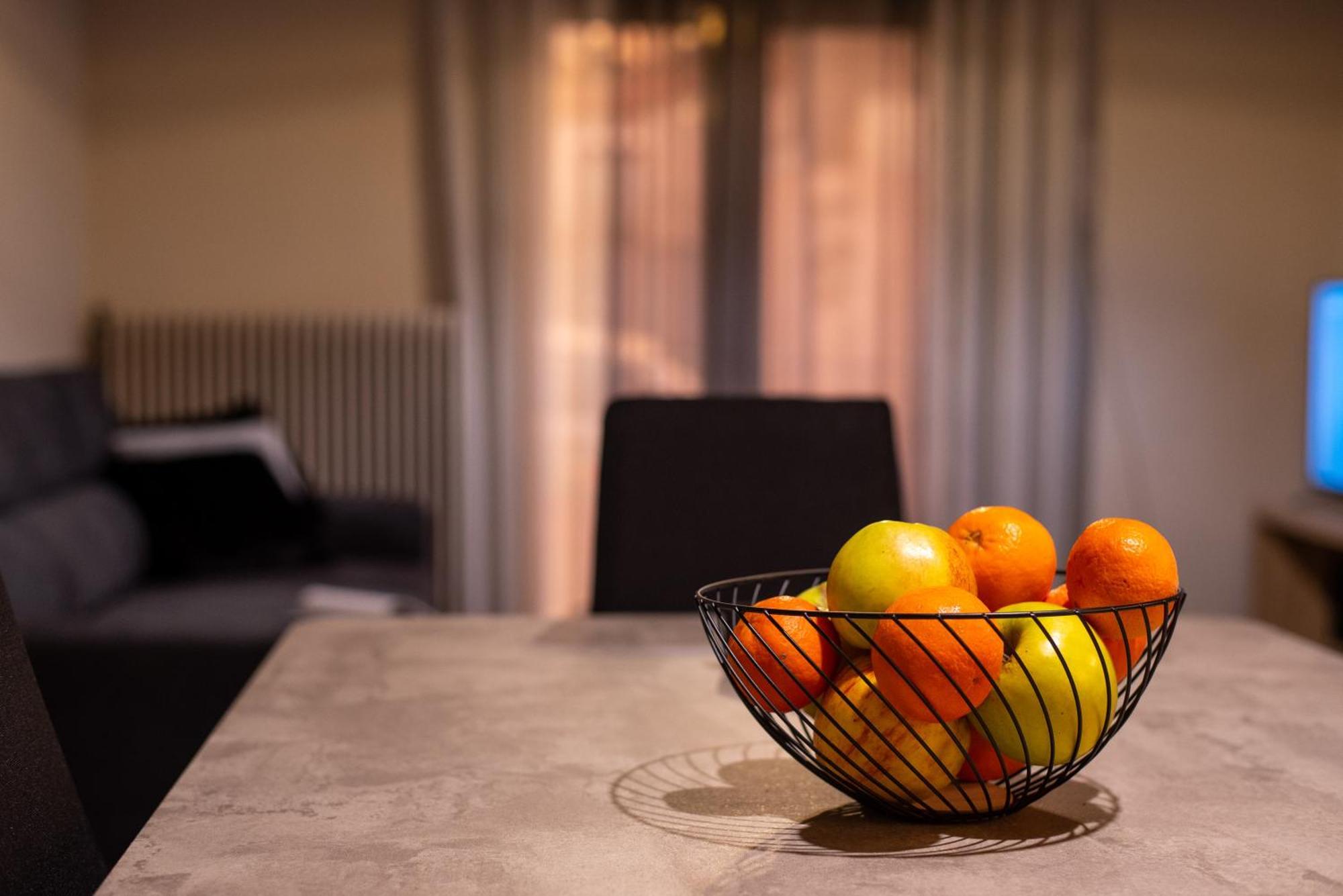 Stamos Apartment Airport Spáta Eksteriør bilde