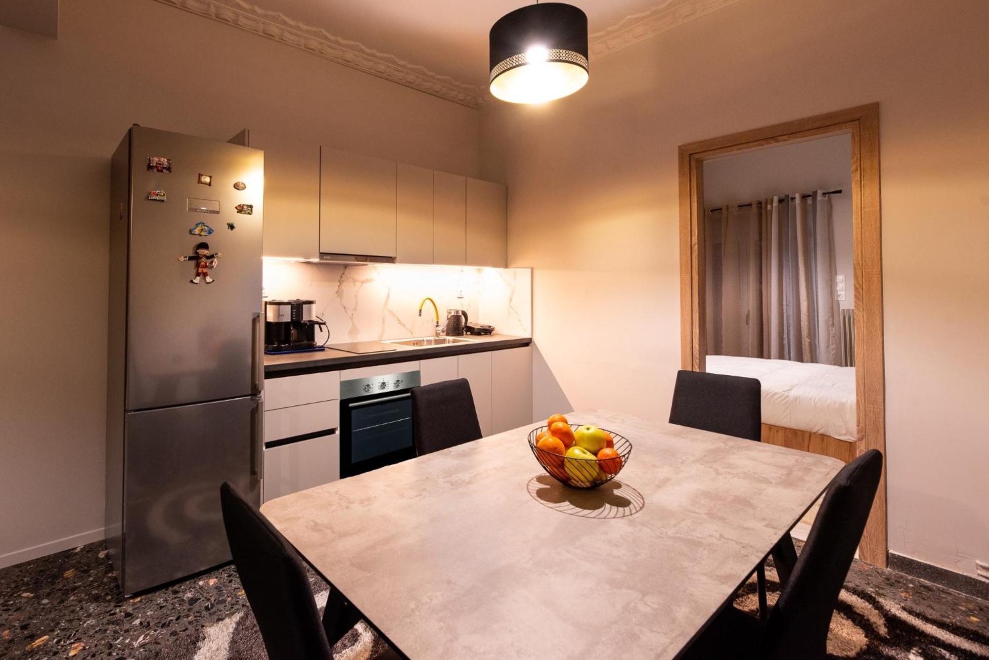Stamos Apartment Airport Spáta Eksteriør bilde